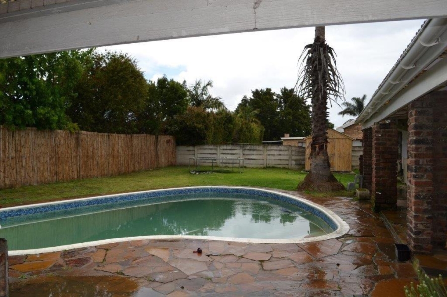 4 Bedroom Property for Sale in Beacon Bay Eastern Cape